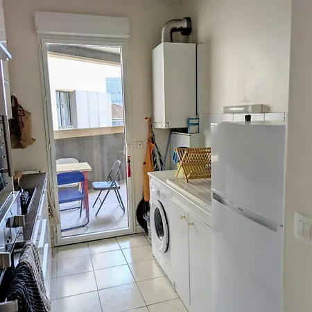 Lumineux Centre Avec Parking Et Loggia